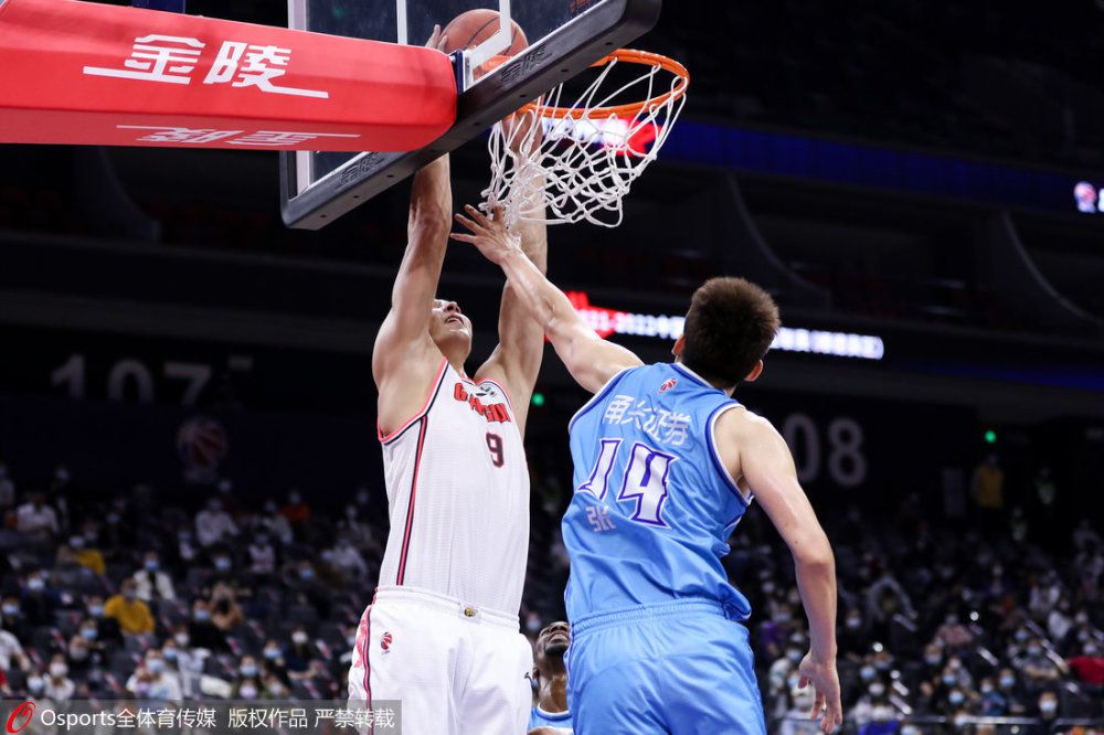 NBA常规赛，活塞客场114-146惨负雄鹿，遭遇23连败！